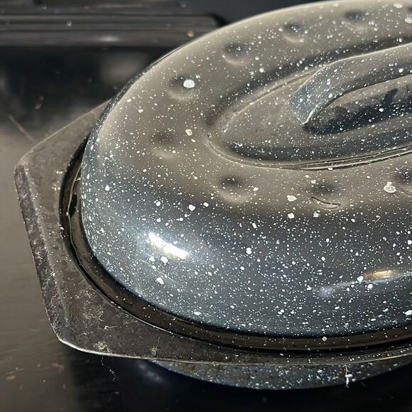 Small Enamelware Roaster black /white specs - Picture 2 of 12